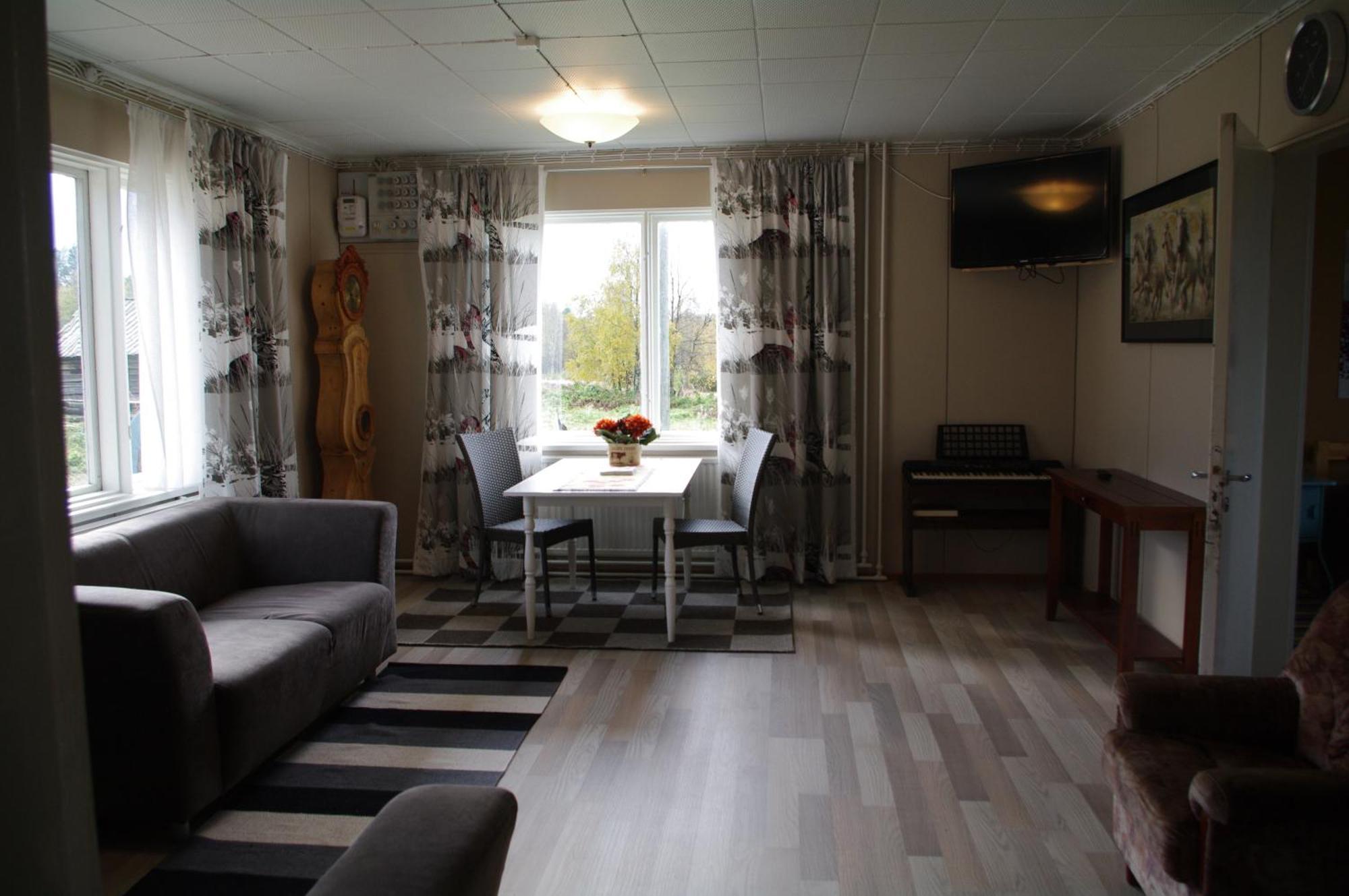 Aneen Loma Vacation And Cottages 포시오 객실 사진